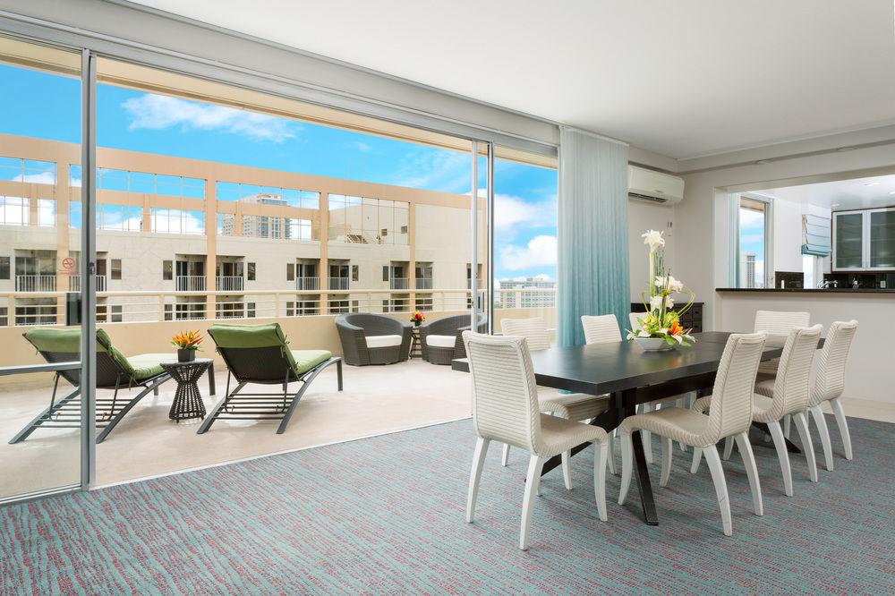 Courtyard By Marriott Waikiki Beach Honolulu Bagian luar foto