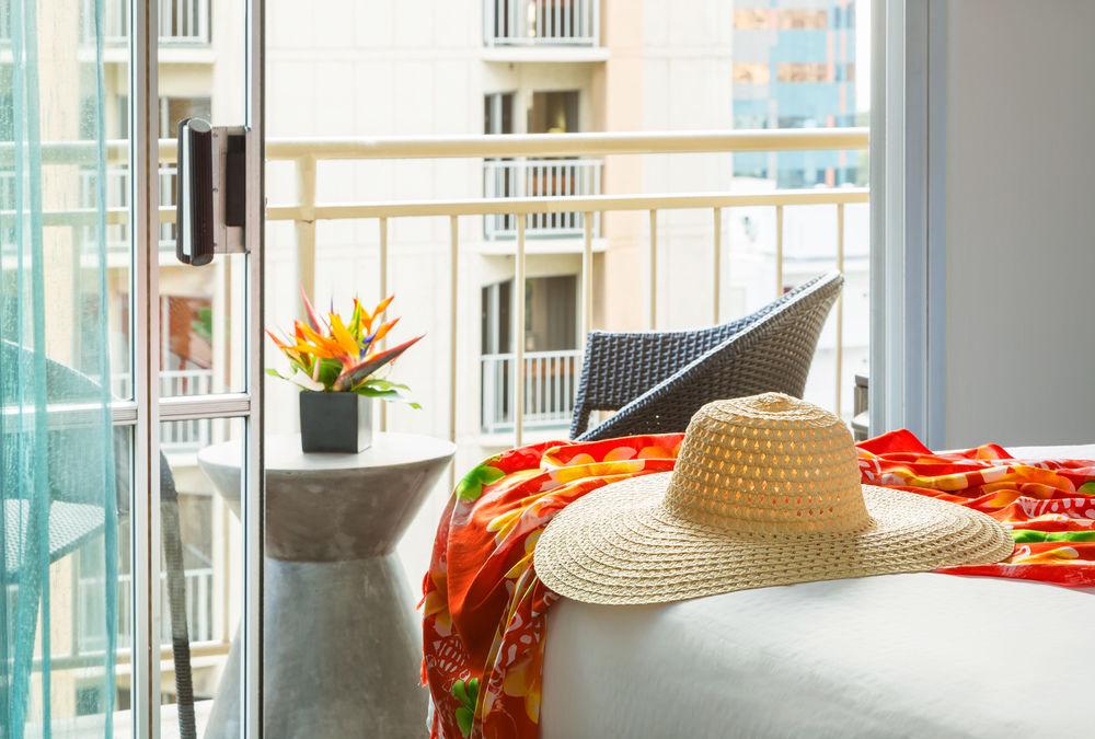 Courtyard By Marriott Waikiki Beach Honolulu Bagian luar foto