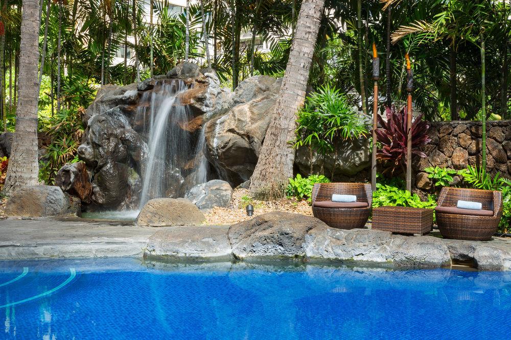 Courtyard By Marriott Waikiki Beach Honolulu Bagian luar foto