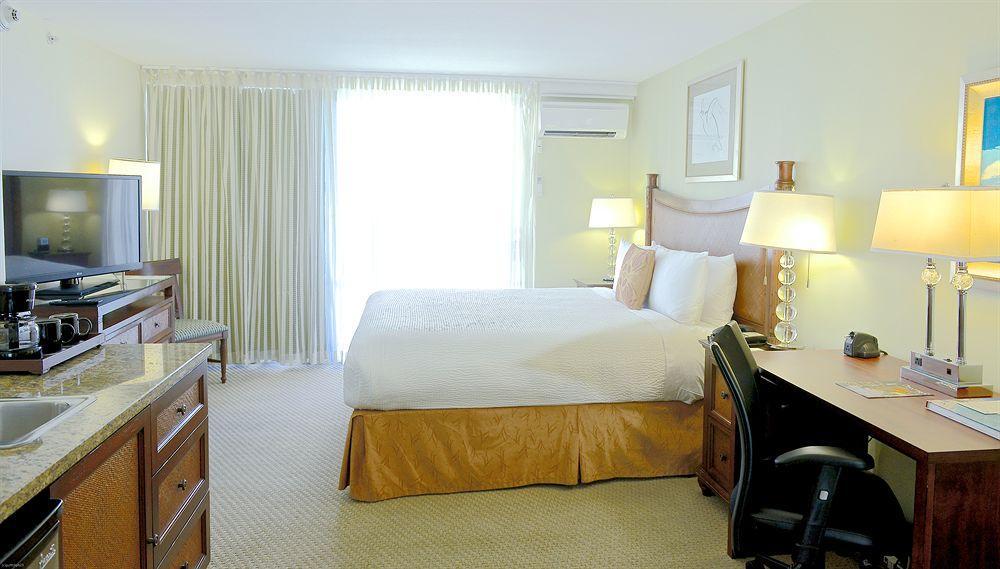 Courtyard By Marriott Waikiki Beach Honolulu Bagian luar foto