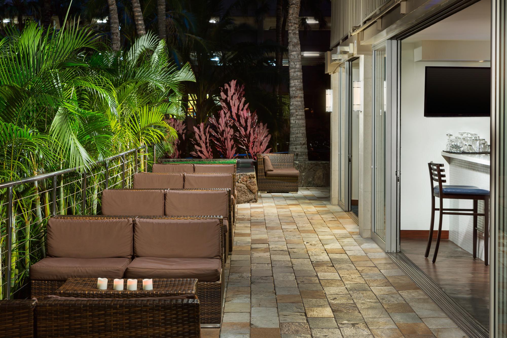 Courtyard By Marriott Waikiki Beach Honolulu Bagian luar foto