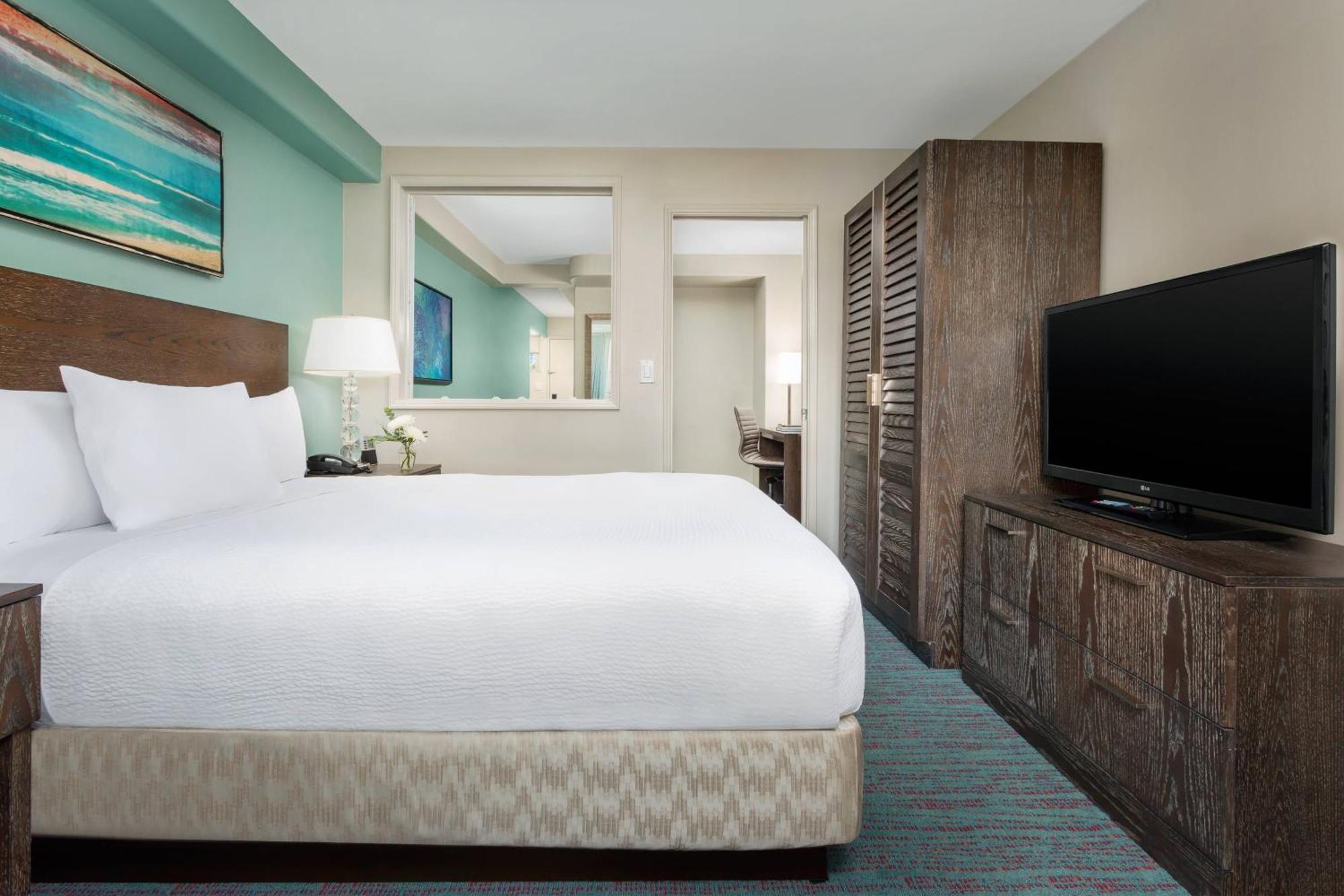 Courtyard By Marriott Waikiki Beach Honolulu Bagian luar foto