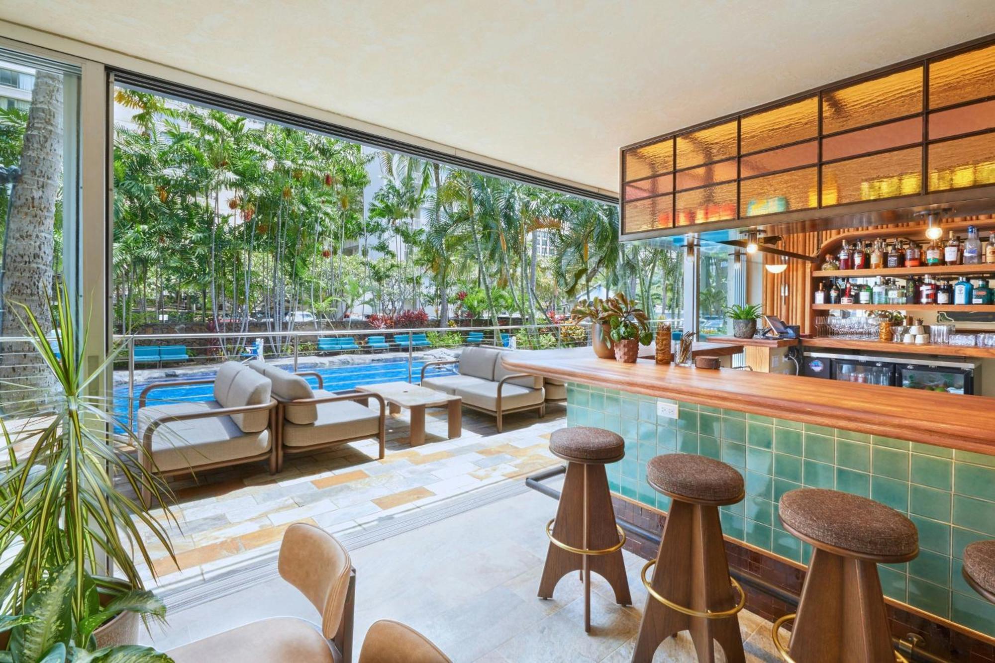 Courtyard By Marriott Waikiki Beach Honolulu Bagian luar foto